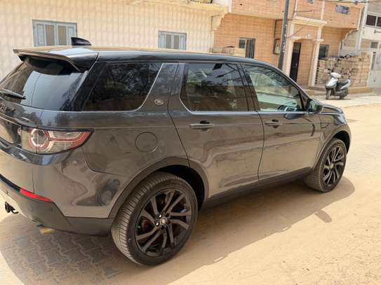 Land Rover Discovery 2017 image 9