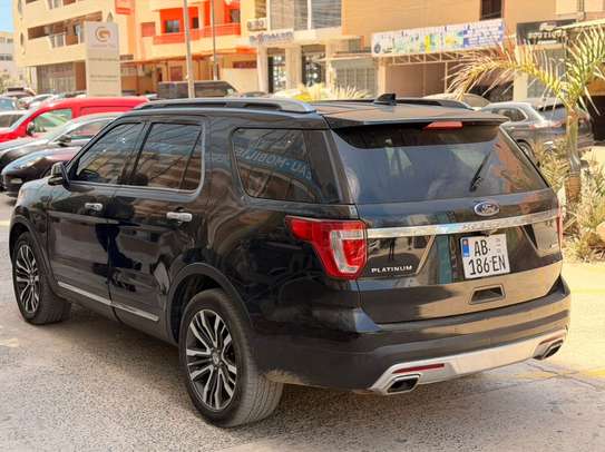 Ford Explorer Platinium 2017 image 3