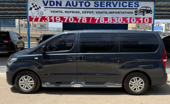 Hyundai Starex  11 places image 3