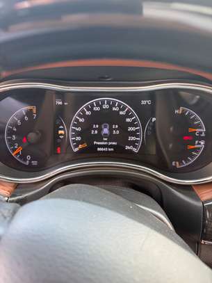 Jeep Grand Cherokee image 6