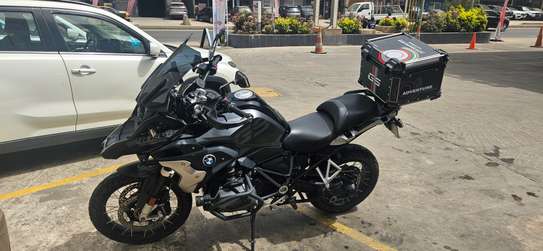 BMW GS 1250 image 2