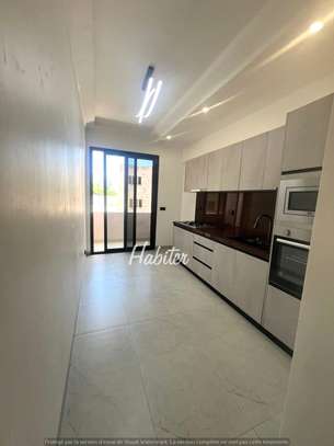 Appartement à louer au Point E image 5