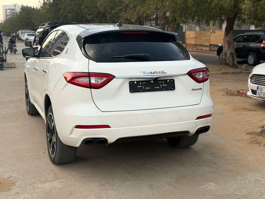 MASERATI LEVANTE  Année : 2018 image 7