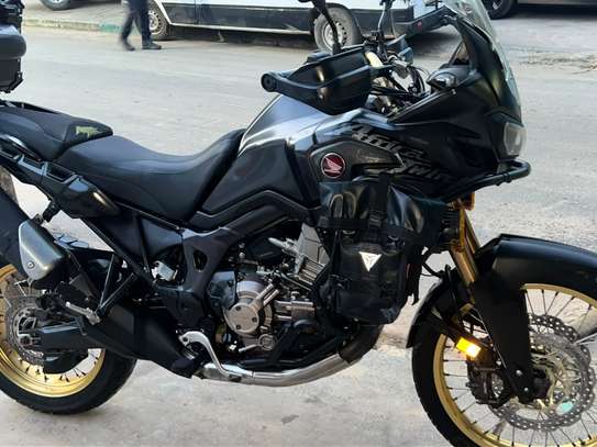 A vendre Honda Africa Twin 1000cm3 automatique image 9