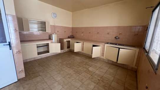 VILLA 9 PIÈCES À LOUER À MERMOZ image 10