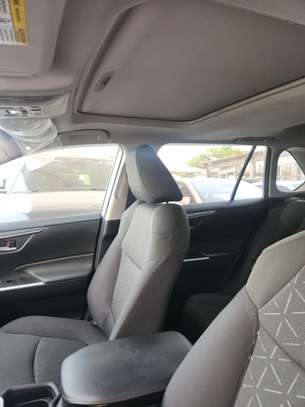 Toyota Rav 4 essence 2021 image 5