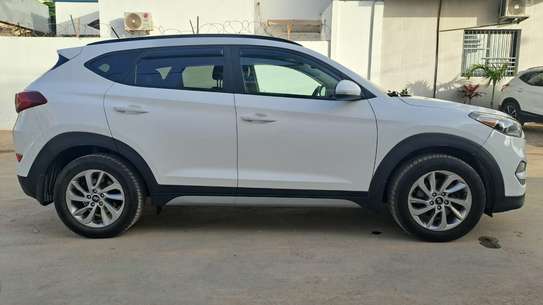 Hyundai Tucson 2017 cuir noir extra clean image 4