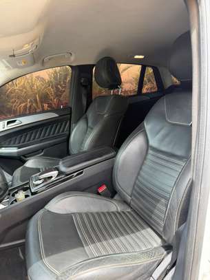 Mercedes 450 image 9