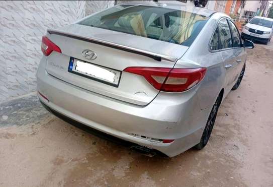 Hyundai sonata image 4