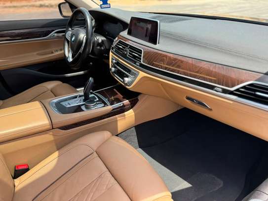 BMW Serie 740i Année :  *2020* image 9