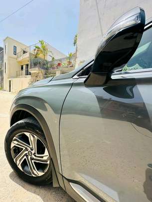 Hyundai santafe 2023 image 4