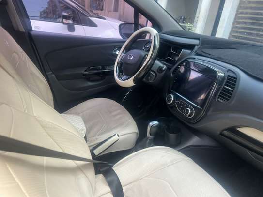RENAULT QM3 2016/2017 image 6