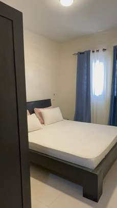 Appartement meublé de 3 chambres. Salon.à louer image 7