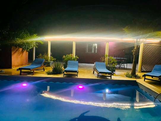 A vendre villa R+1 avec Piscine à Saly image 10