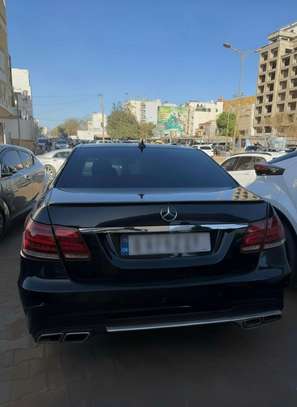 Mercedes E350 image 4