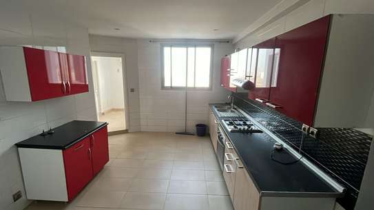 Appartement lumineux avec balcon  F4 à Mermoz image 9