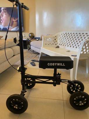 Trottinette Médicale Orthopédique Genou COSYWILL Quasi Neuf image 3