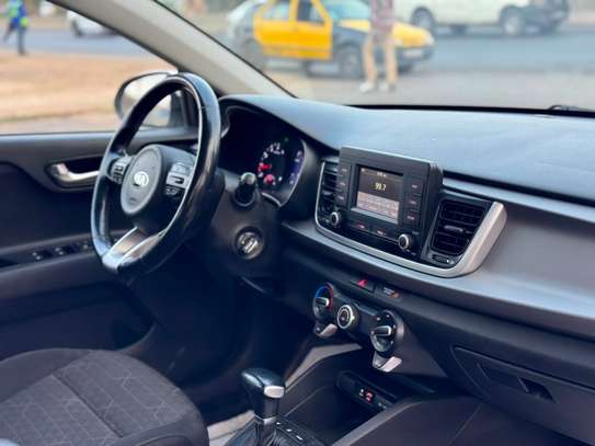 KIA RIO 2018 venant essence automatique image 8