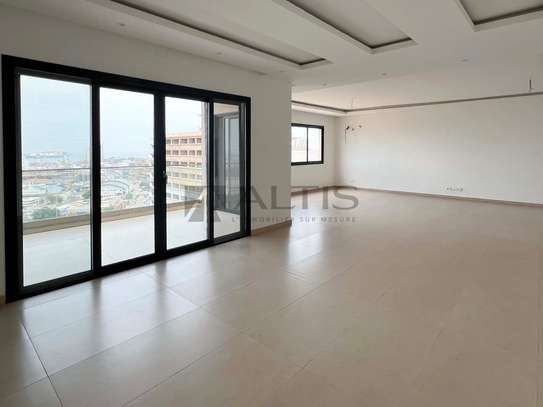 PENTHOUSE F4 D’EXCEPTION - 218 m² - LE PLATEAU image 3