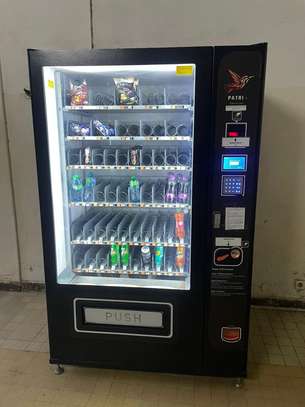 Machines Distributeurs Automatiques de Boissons et Snacks image 2