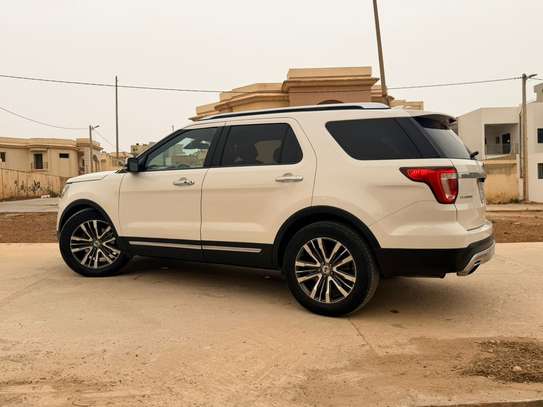 Vends Ford Explorer Platinum 2016 image 4
