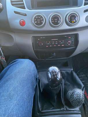Mitsubishi Pajero 4X4 image 7