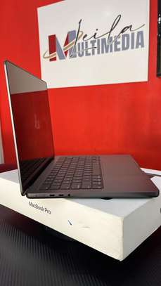 14INCH M4-MAX 36/1TERA image 3
