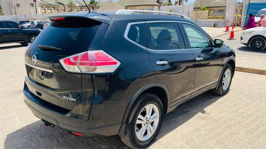 Nissan Rogue SUV noir polyvalent et spacieux image 10