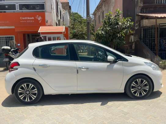 PEUGEOT 208 2014 image 4