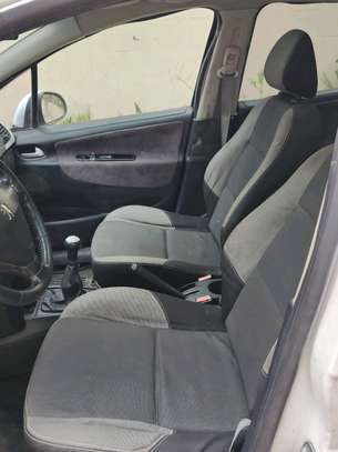 Peugeot 207 image 7