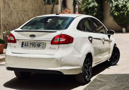 Ford fiesta 2016 image 4