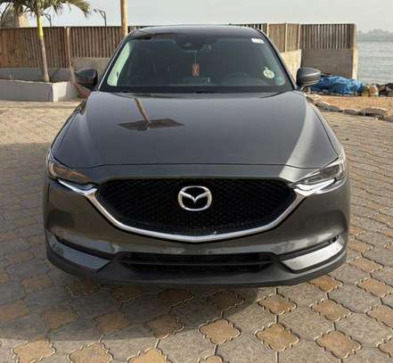 Mazda CX-5 SUV 5 portes gris métallisé moderne image 3