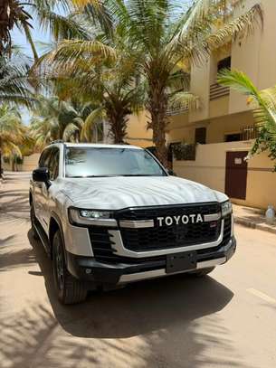 Toyota Land Cruiser 2024 image 2
