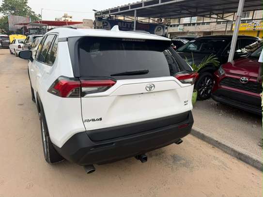 Vend Rav 4 XLE 2020 image 5