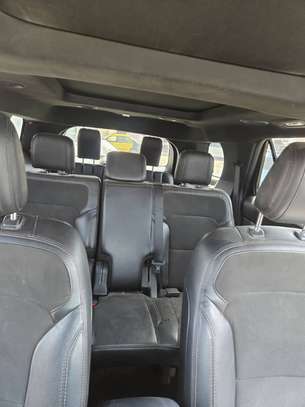 Ford Explorer image 6