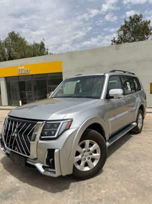 Mitsubishi Pajero 2018 image 14