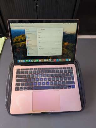 Macbook air 2019 i5 / 512gb / 8gb ram image 2