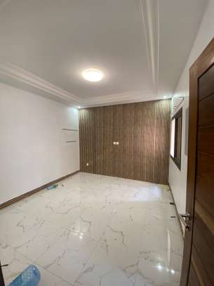 Belle Chambre salle de bain avec spot lumière image 11