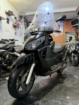 Beverly, Tureur, moteur 250 CC année 2014, venant avec Cmc image 3