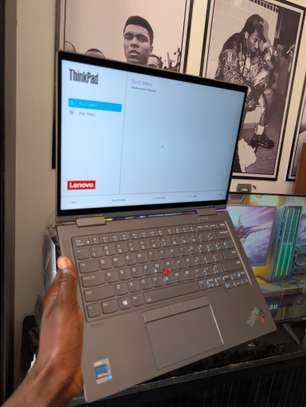 Lenovo Yoga x1 /i7 11th 3ghz / 16gb / 512 image 2