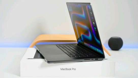 MacBook pro M4 image 4