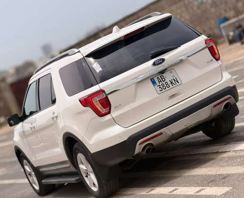 FORD EXPLORER XLT AWD 2017 image 4
