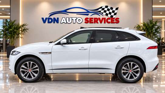 Jaguar F-Pace 2017 essence full options image 2