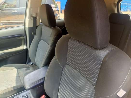 MITSUBISHI OUTLANDER 2019 image 10