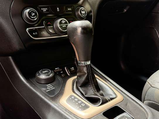 Jeep Cherokee 2018 image 6
