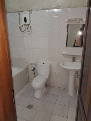 Appartement 3 chambres salon à louer image 10