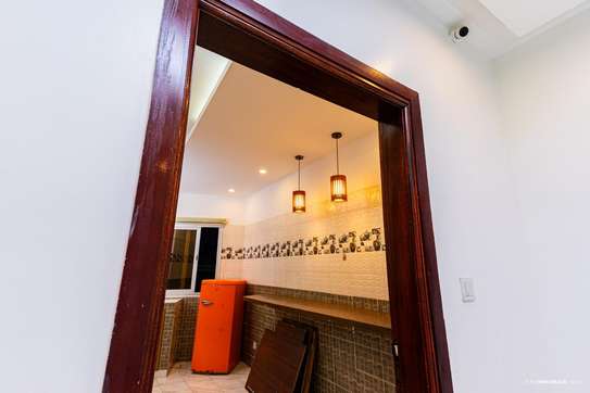 APPARTEMENT 5 CHAMBRES SALON MERMOZ 3 EME ETAGE image 11