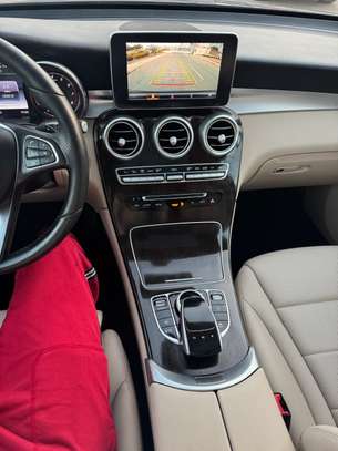 MERCEDES GLC 300 2018 image 15