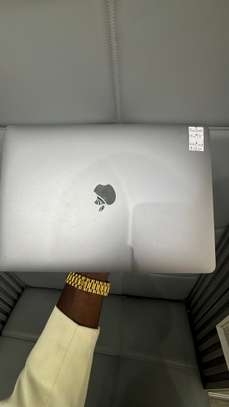 MacBook Pro 2020 image 3