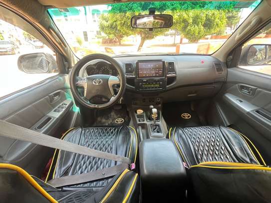 Toyota hulux image 6